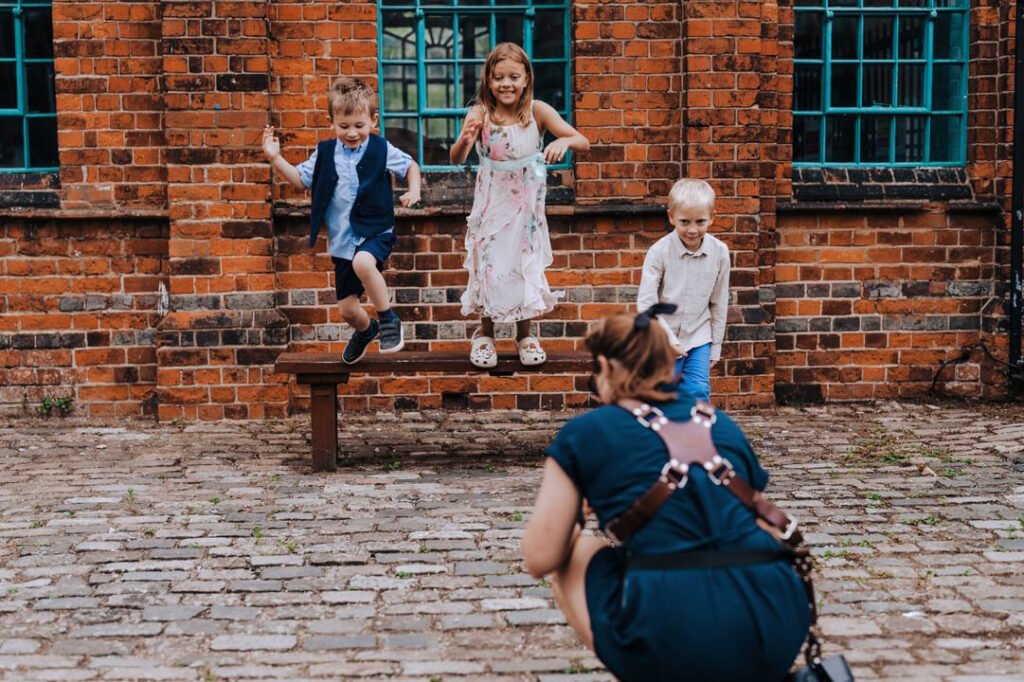 Behind the scenes with Polly Hart Photography at a wedding