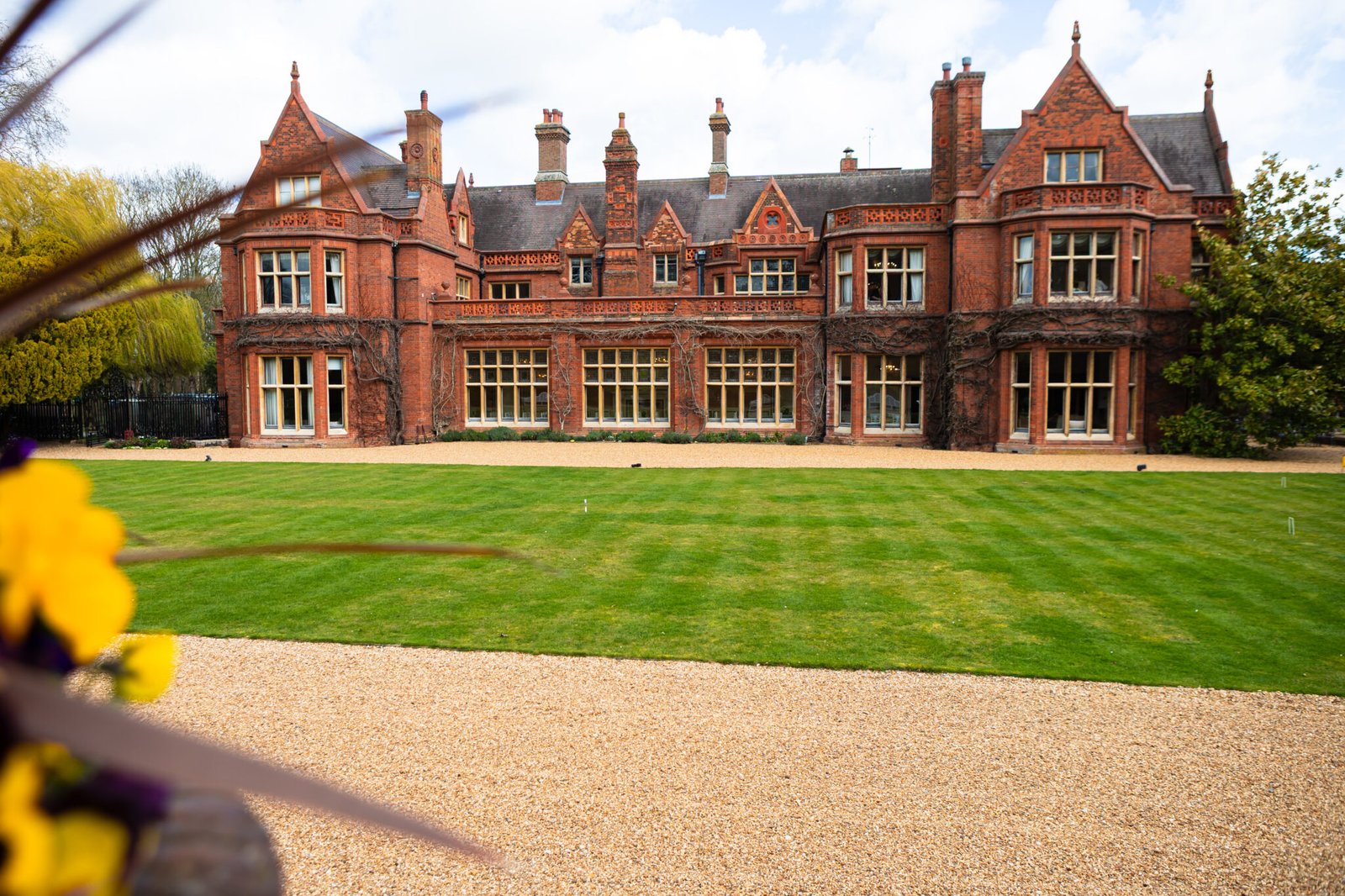 Holmewood Hall wedding photography by Cambridge wedding photographer