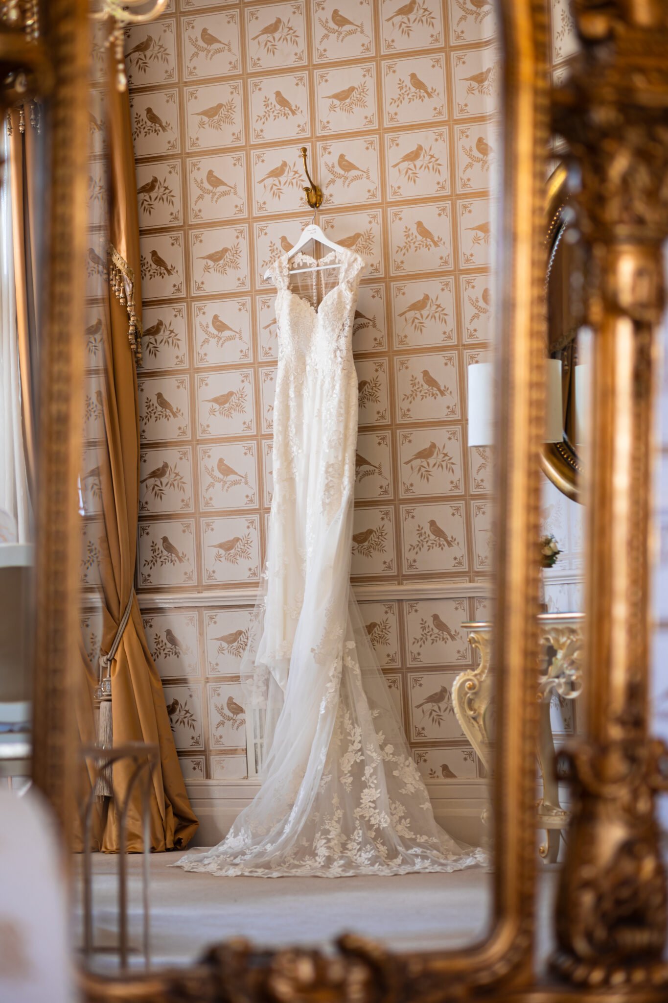 Holmewood Hall wedding photography by Cambridge wedding photographer
