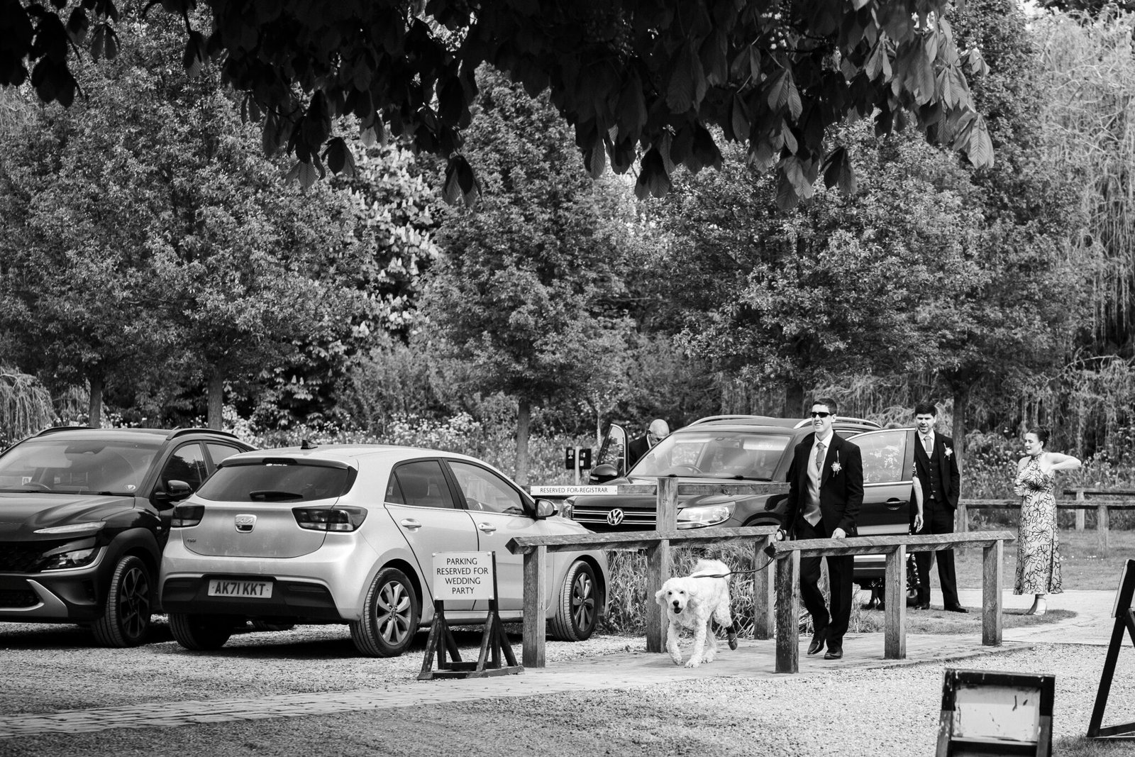 Relaxed countryside wedding at South Farm near Royston.
