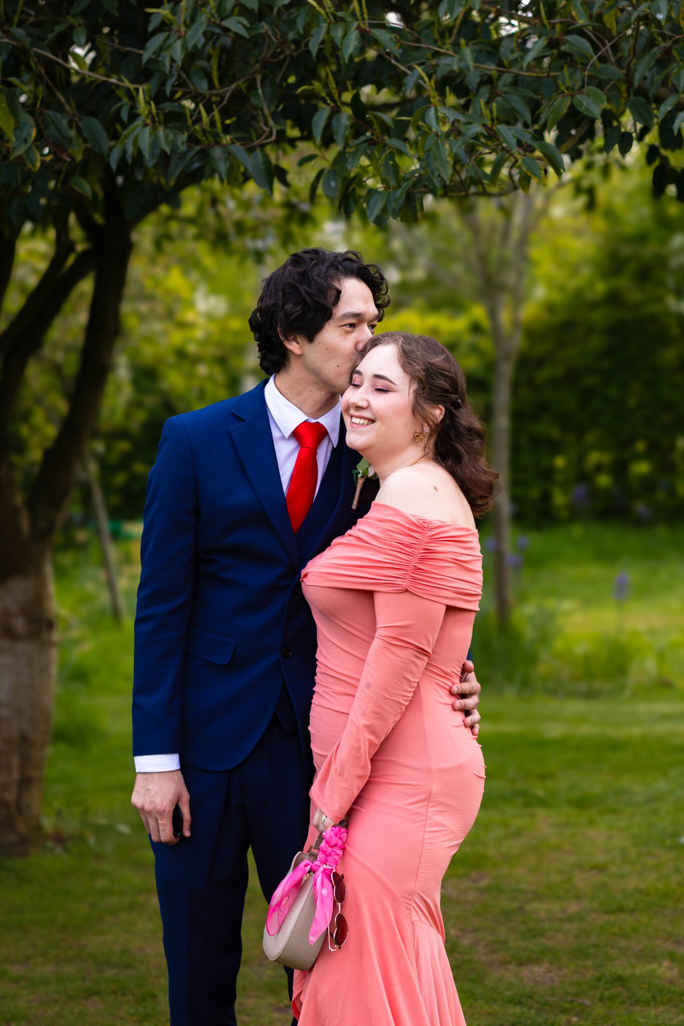Relaxed countryside wedding at South Farm near Royston.