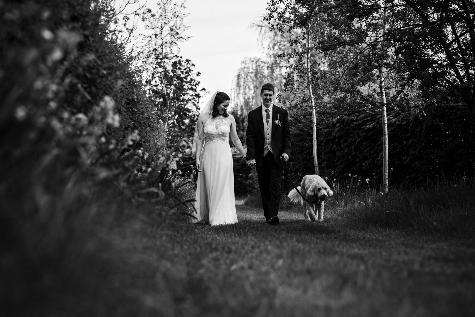 Relaxed countryside wedding at South Farm near Royston.