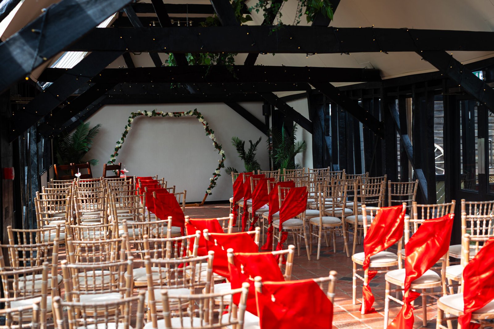 Relaxed countryside wedding at South Farm near Royston.